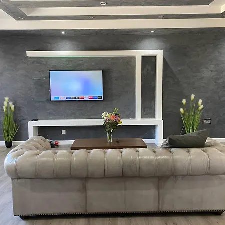 Modern House With Jacuzzi Is-Swieqi